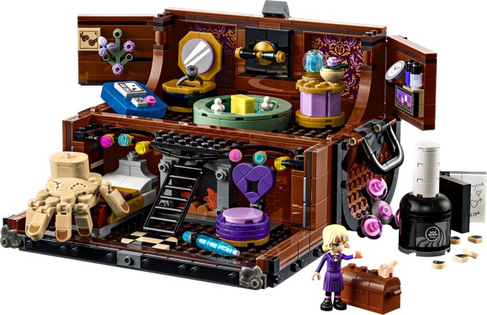 LEGO Wednesday: Mroczna i kreatywna zapowiedź zestawu 76785 Mieszkanie Rączki