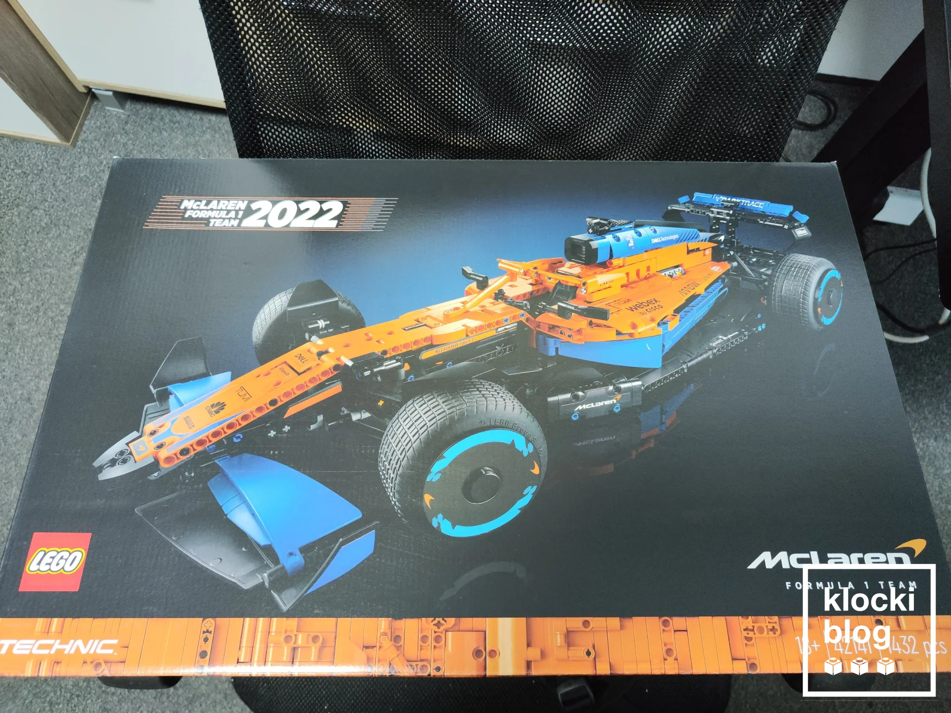 Unboxing i początki podwozia: silnik V6 i zawieszenie