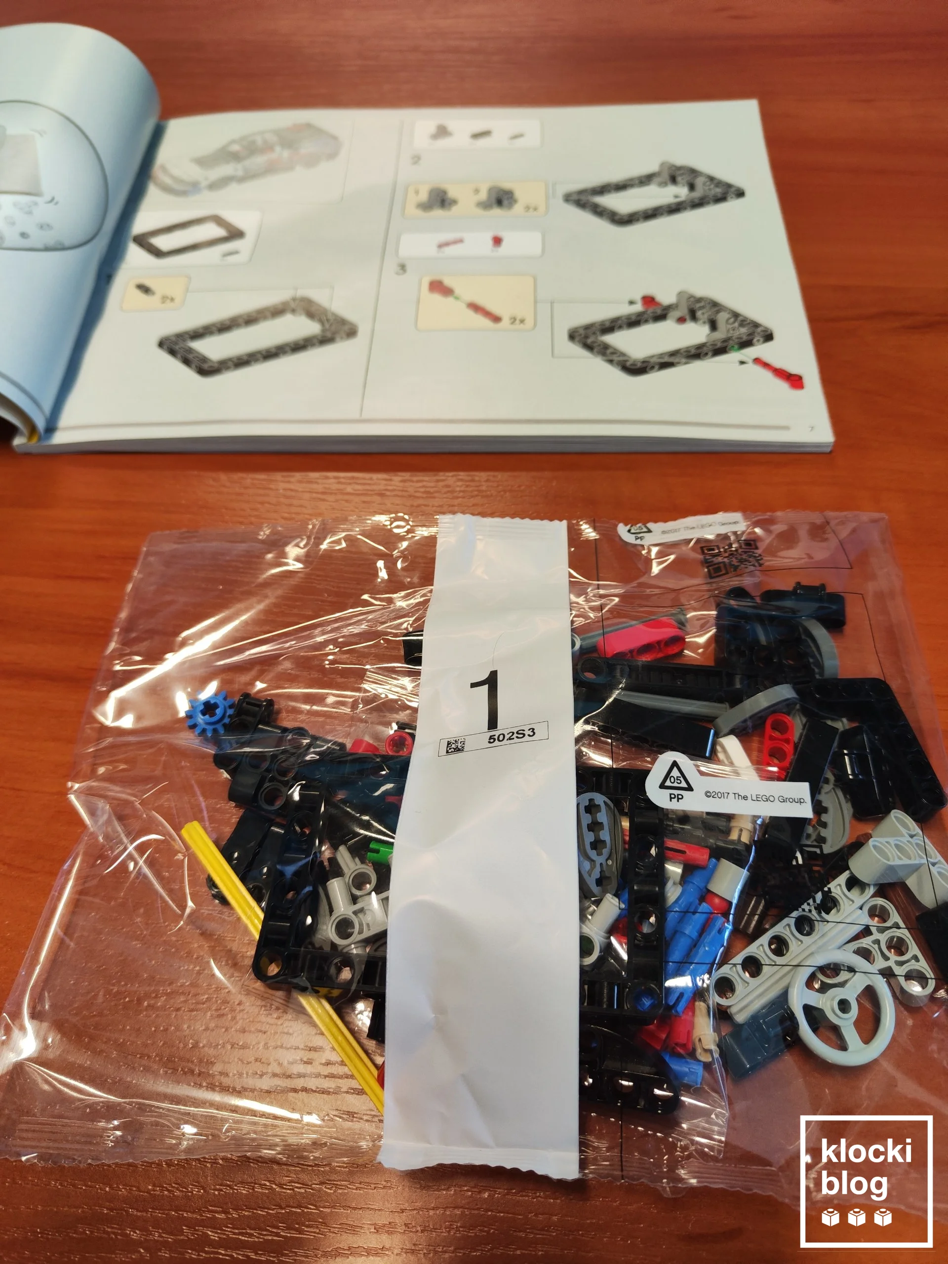 Unboxing i początek podwozia: Budowa bazy i silnika V8